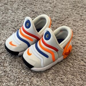 Nike Dynamo 2 Sneaker- size 5 toddler